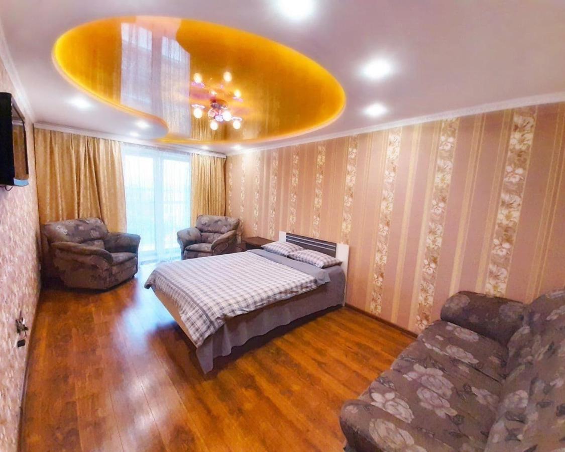 Apartpoltava Двокімнатні Апартаменти, До 6 Спальних Місць, Кутова Ванна, Корпусний Парк, Документи Для Відрядження Extérieur photo