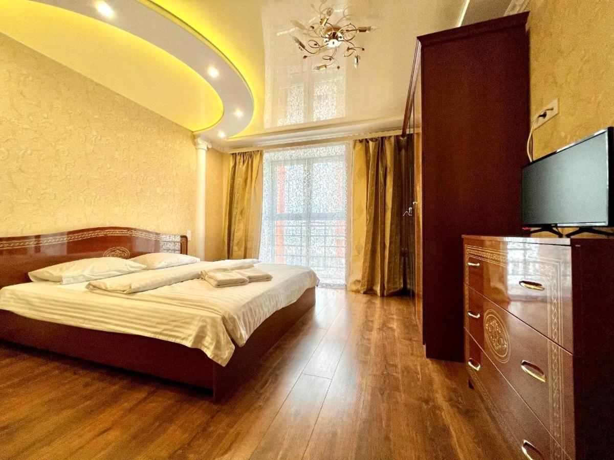 Apartpoltava Двокімнатні Апартаменти, До 6 Спальних Місць, Кутова Ванна, Корпусний Парк, Документи Для Відрядження Extérieur photo
