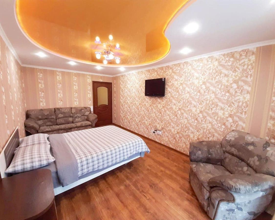 Apartpoltava Двокімнатні Апартаменти, До 6 Спальних Місць, Кутова Ванна, Корпусний Парк, Документи Для Відрядження Extérieur photo