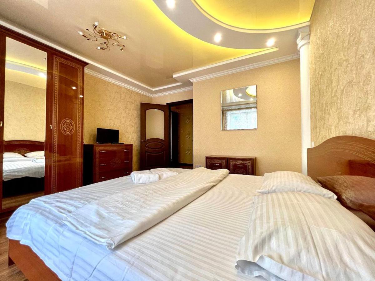 Apartpoltava Двокімнатні Апартаменти, До 6 Спальних Місць, Кутова Ванна, Корпусний Парк, Документи Для Відрядження Extérieur photo