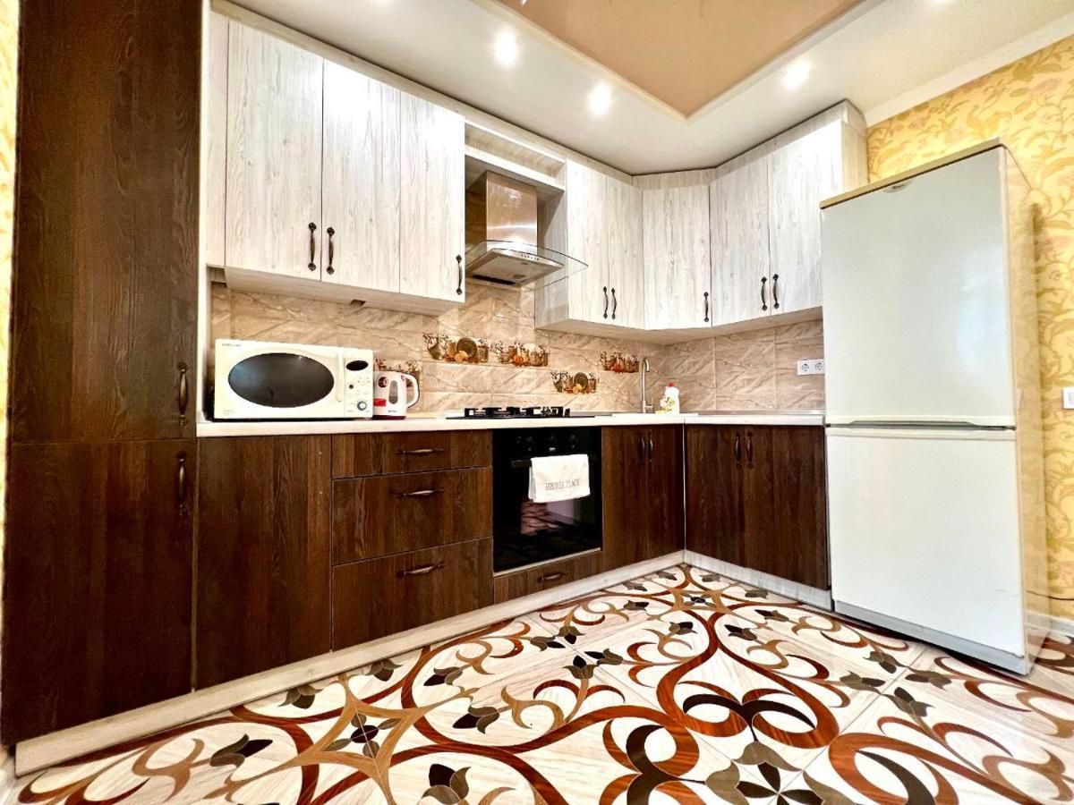Apartpoltava Двокімнатні Апартаменти, До 6 Спальних Місць, Кутова Ванна, Корпусний Парк, Документи Для Відрядження Extérieur photo